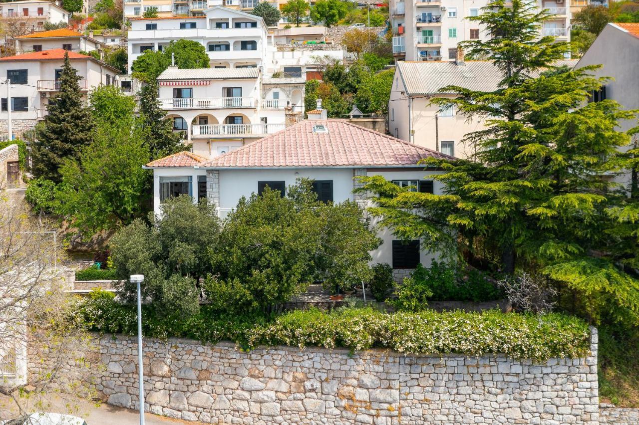 Apartments By The Beach Adela Senj 塞尼 外观 照片