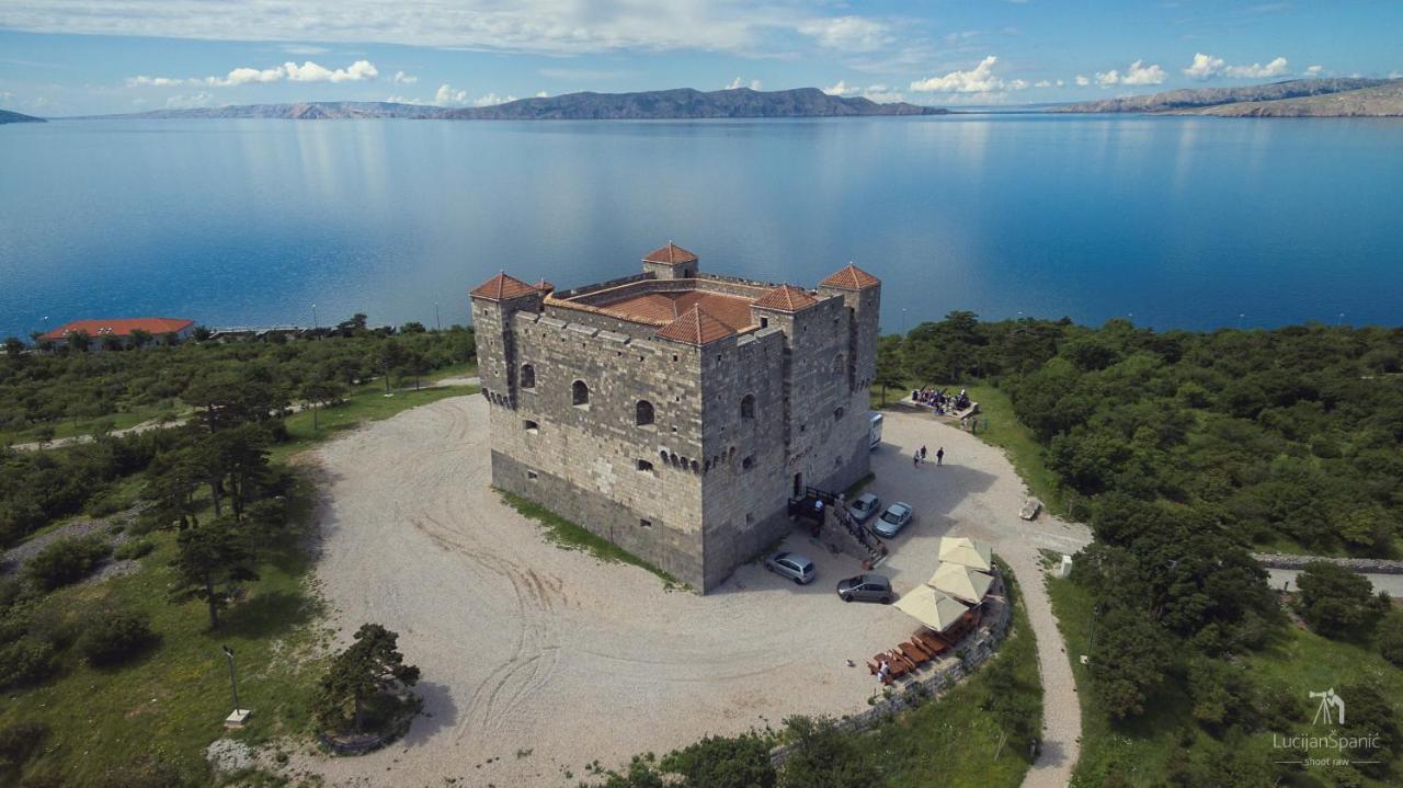 Apartments By The Beach Adela Senj 塞尼 外观 照片