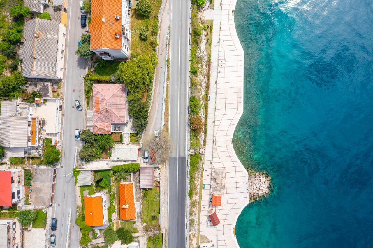 Apartments By The Beach Adela Senj 塞尼 外观 照片